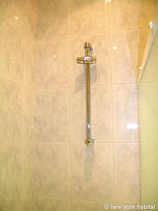 Paris 1 Bedroom apartment - bathroom 1 (PA-2265) photo 3 of 5