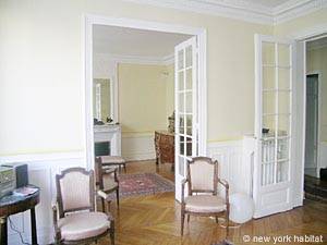 Paris 2 Bedrooms apartment living room photo 6
