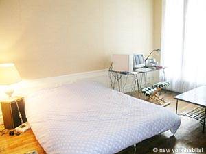 Paris 2 Bedrooms apartment bedroom 1 photo 11
