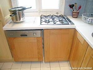 Paris 2 Bedrooms apartment kitchen photo 24