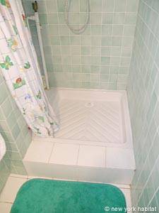 Paris 2 Bedrooms apartment bathroom 1 photo 32