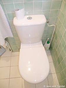 Paris 2 Bedrooms apartment bathroom 1 photo 34