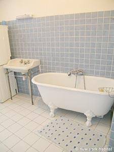 Paris 2 Bedrooms apartment bathroom 2 photo 35