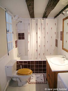 Paris Studio accommodation - bathroom (PA-2304) photo 1 of 2
