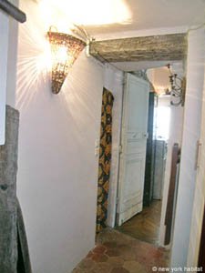 Paris Studio apartment living room photo 1