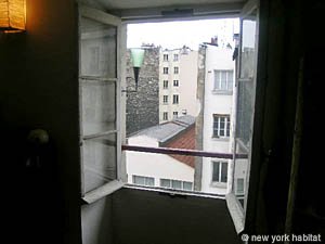 Paris Studio apartment living room photo 9