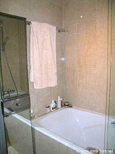 Paris T2 logements location appartements - salle d'eau 1 (PA-2317) photo 3 de 3