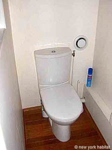 Paris 1 Bedroom apartment - bathroom (PA-2318) photo 4 of 4