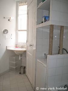 Paris T3 logement location appartement - salle de bain (PA-2363) photo 1 sur 7