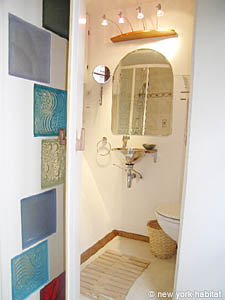 Paris 1 Bedroom apartment - bathroom (PA-2374) photo 1 of 5