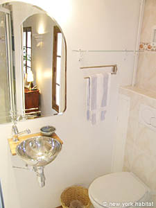 Paris 1 Bedroom apartment - bathroom (PA-2374) photo 2 of 5