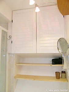 Paris 1 Bedroom apartment - bathroom (PA-2374) photo 3 of 5