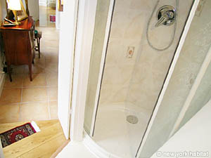 Paris 1 Bedroom apartment - bathroom (PA-2374) photo 5 of 5