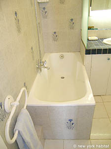 Paris T4 logements location appartements - salle d'eau 1 (PA-2388) photo 3 de 3
