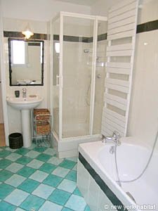 Paris 2 Bedroom accommodation - bathroom 1 (PA-2393) photo 3 of 5