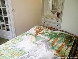 Paris 1 Bedroom apartment - bedroom (PA-2410) photo 3 of 5