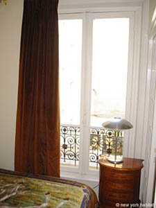 Paris 1 Bedroom apartment - bedroom (PA-2410) photo 4 of 5