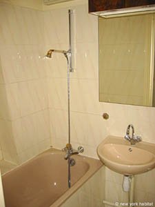 Paris 1 Bedroom apartment - bathroom 1 (PA-2410) photo 1 of 1
