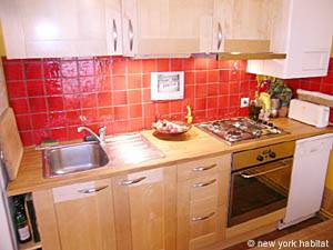 Paris 3 Bedrooms accommodation kitchen photo 9