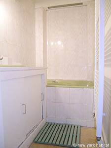 Paris 3 Bedrooms accommodation bathroom 1 photo 24