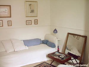 Paris Studio accommodation - living room (PA-2448) photo 4 of 7