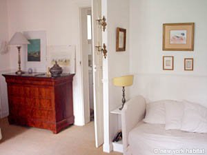 Paris Studio accommodation - living room (PA-2448) photo 3 of 7