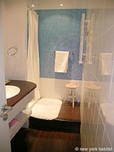 Paris 1 Bedroom apartment - bathroom 1 (PA-2450) photo 2 of 6
