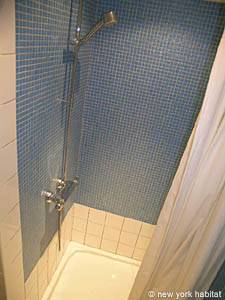 Paris 1 Bedroom apartment - bathroom 1 (PA-2450) photo 4 of 6