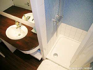 Paris 1 Bedroom apartment - bathroom 1 (PA-2450) photo 5 of 6