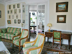 Paris 3 Bedroom accommodation - living room (PA-2459) photo 11 of 29