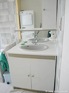Paris 3 Bedroom accommodation - bathroom 1 (PA-2459) photo 2 of 4