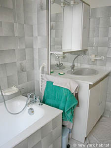 Paris 3 Bedroom accommodation - bathroom 1 (PA-2459) photo 3 of 4