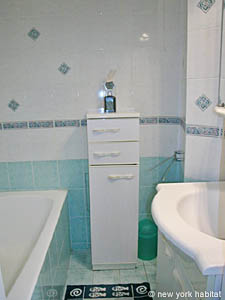Paris 3 Bedroom accommodation - bathroom 2 (PA-2459) photo 2 of 3
