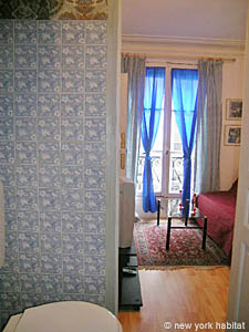 Paris T2 appartements location vacances - salle d'eau (PA-2469) photo 3 de 3