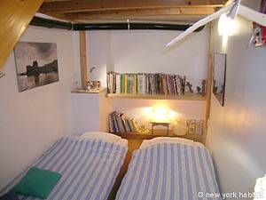 Paris T4 - Loft logement location appartement - chambre 1 (PA-2472) photo 2 sur 4