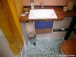 Paris T4 - Loft logement location appartement - salle d'eau 1 (PA-2472) photo 2 sur 5