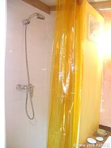 Paris T4 - Loft logement location appartement - salle d'eau 1 (PA-2472) photo 3 sur 5