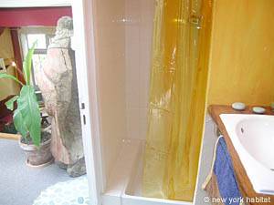 Paris T4 - Loft logement location appartement - salle d'eau 1 (PA-2472) photo 4 sur 5