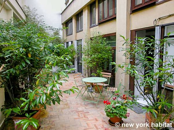 Paris T2 - Duplex logement location appartement - s&eacute;jour (PA-2505) photo 3 sur 9
