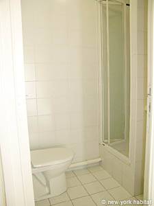 Paris 1 Bedroom apartment bathroom photo 22