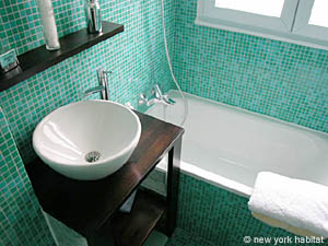 Paris 1 Bedroom accommodation - bathroom (PA-2517) photo 2 of 2