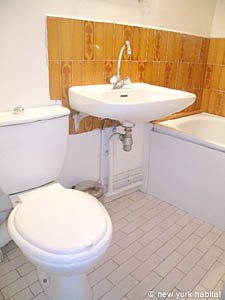 Paris Studio accommodation - bathroom (PA-2531) photo 1 of 3