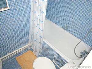 Paris Studio/T1 logements location appartements - salle d'eau (PA-2540) photo 1 de 2