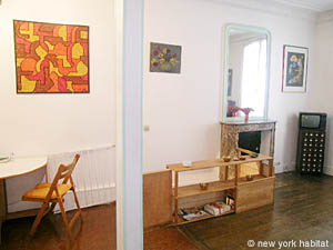 Paris 1 Bedroom - Duplex apartment living room photo 2
