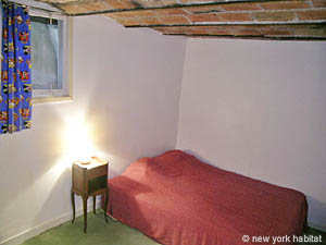 Paris 1 Bedroom - Duplex apartment bedroom photo 11