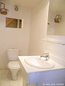 Paris 1 Bedroom - Duplex apartment bathroom photo 17