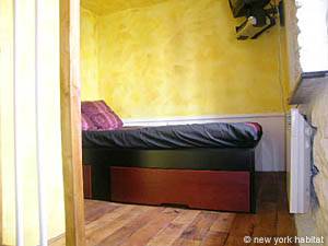 Paris T2 - Duplex logements location appartements - s&eacute;jour (PA-2585) photo 4 de 7