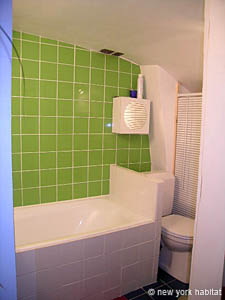 Paris Studio accommodation - bathroom (PA-2595) photo 2 of 5