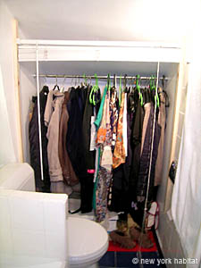 Paris Studio accommodation - bathroom (PA-2595) photo 4 of 5