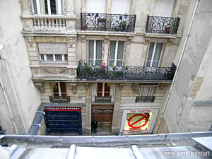 Paris Studio accommodation - living room (PA-2595) photo 9 of 11